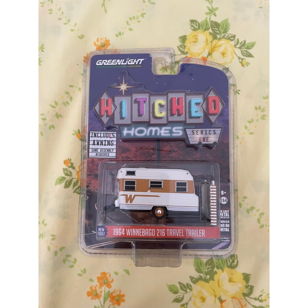 Greenlight Hitched Homes Series 1 1964 Winnebago 216 Travel Trailer 1:64 34010-C